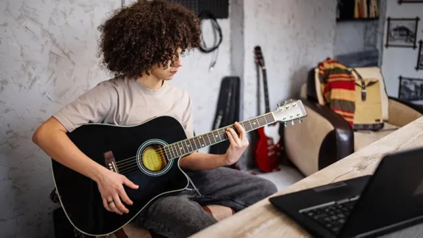 Top Online Guitar Lessons for Aspiring Musicians